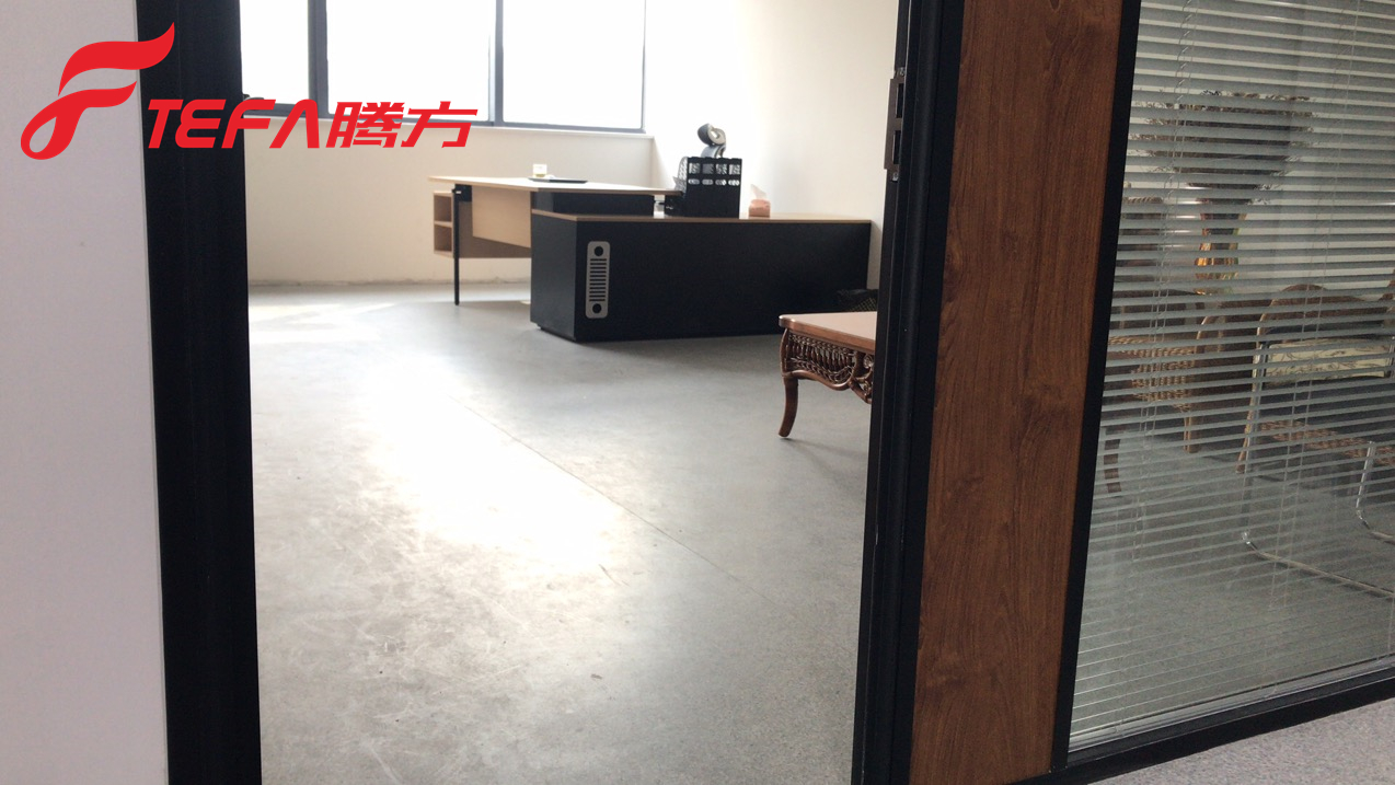 PVC地板、瓷磚、木地板，哪個(gè)商用比較好【騰方PVC地板】