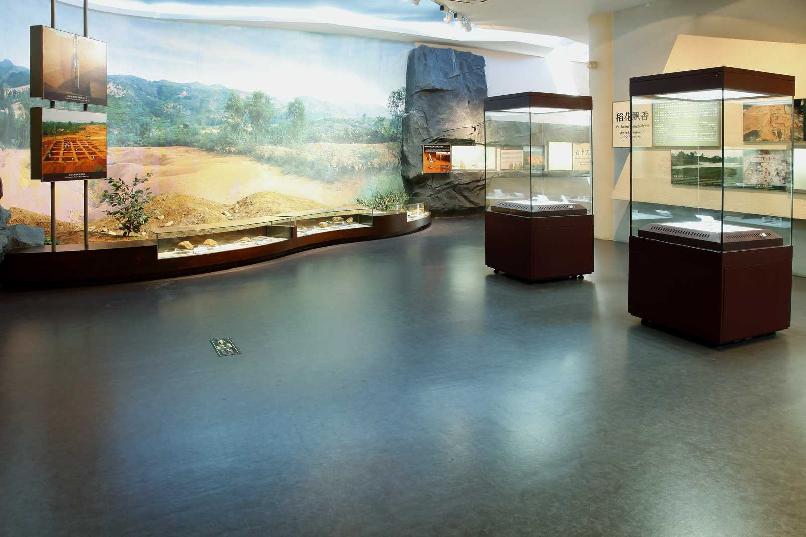為什么博物館、展廳等場(chǎng)所都喜歡選用PVC塑膠地板【騰方PVC地板】